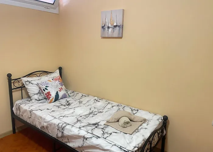2br In Centre فارنا