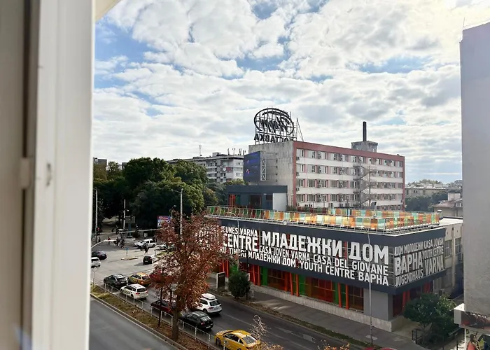 شقة 2br In Centre فارنا