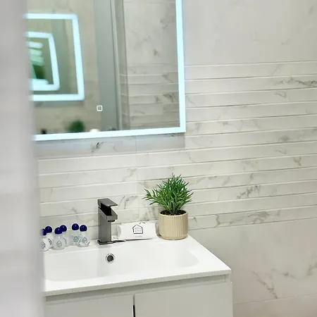 2br In Centre Apartment