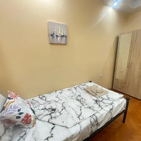 2br In Centre Apartment *