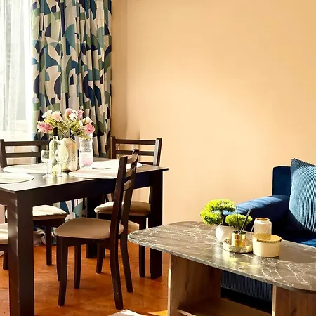 2br In Centre Апартаменты *