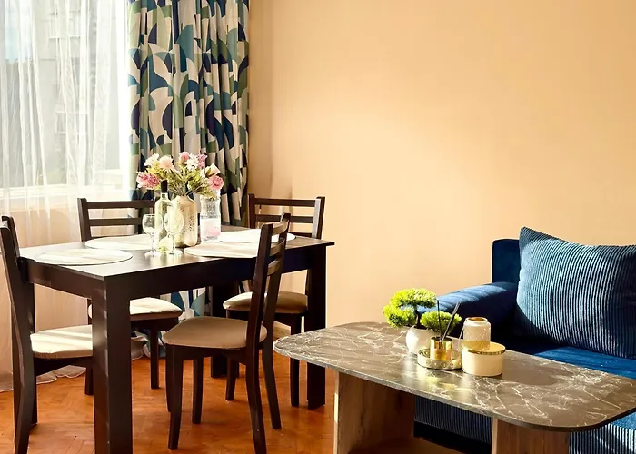 2br In Centre Apartment *